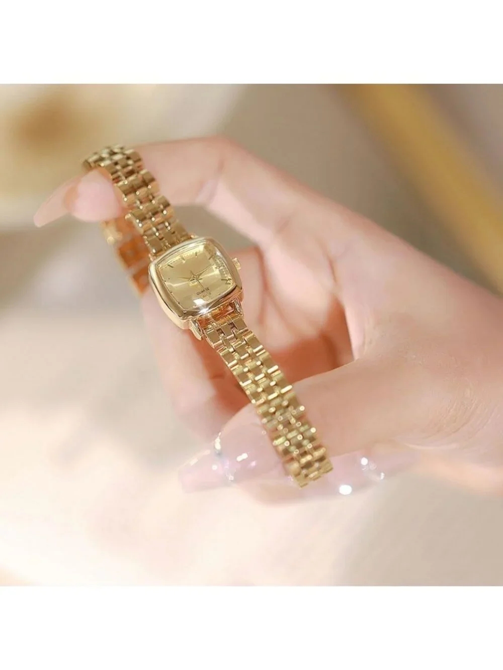 Women's Gold Small Vintage Square Ladies Quartz Fashion Casual Bracelet Watches